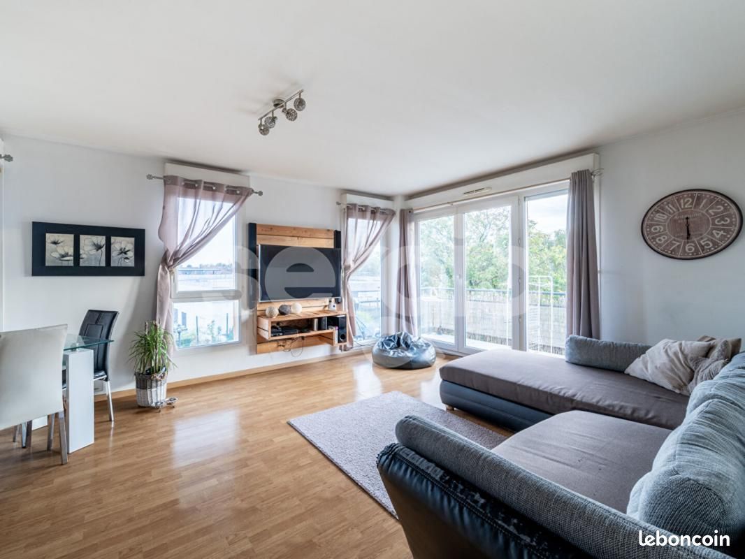 Apartamento de 2 dormitorios en Tourcoing, France No. 227269