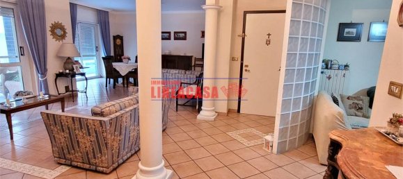3 bedrooms Apartment in Cerignola, Italy No. 122608 2