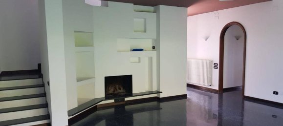 7-salle Villa à Giugliano in Campania, Italy No. 111680 17