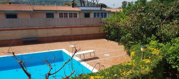 7-salle Villa à Giugliano in Campania, Italy No. 111680 9