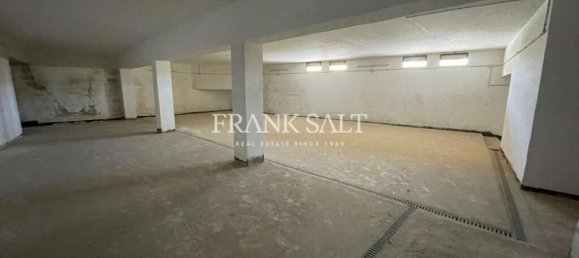 Склад 1045м² в Корми, Мальта № 12457 6