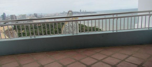 4 bedrooms Condo in Pattaya, Thailand No. 3878 8