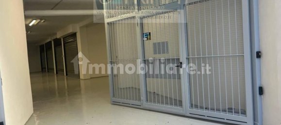 36m² Garage in Rome, Italy No. 381461 5