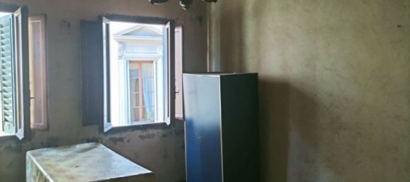 9 rooms Apartment in Florence, Italy No. 44472 4