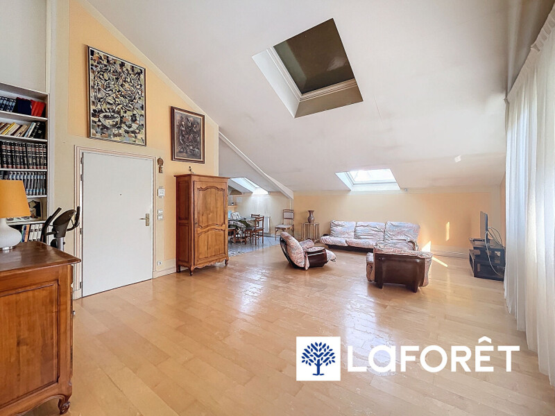 Apartamento de 3 dormitorios en Antony, France No. 164071