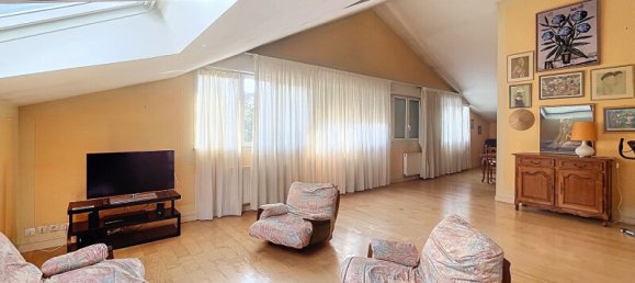 Apartamento de 3 dormitorios en Antony, France No. 164071 2