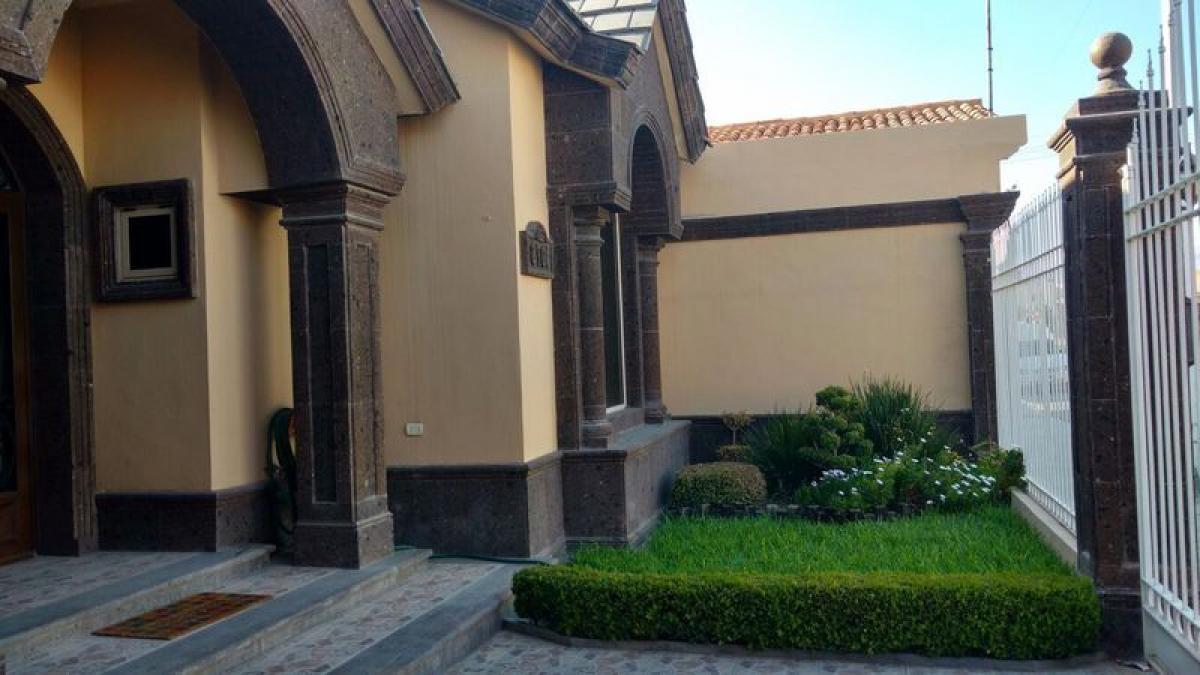 3 bedrooms House in Playa Vicente, Mexico No. 180371