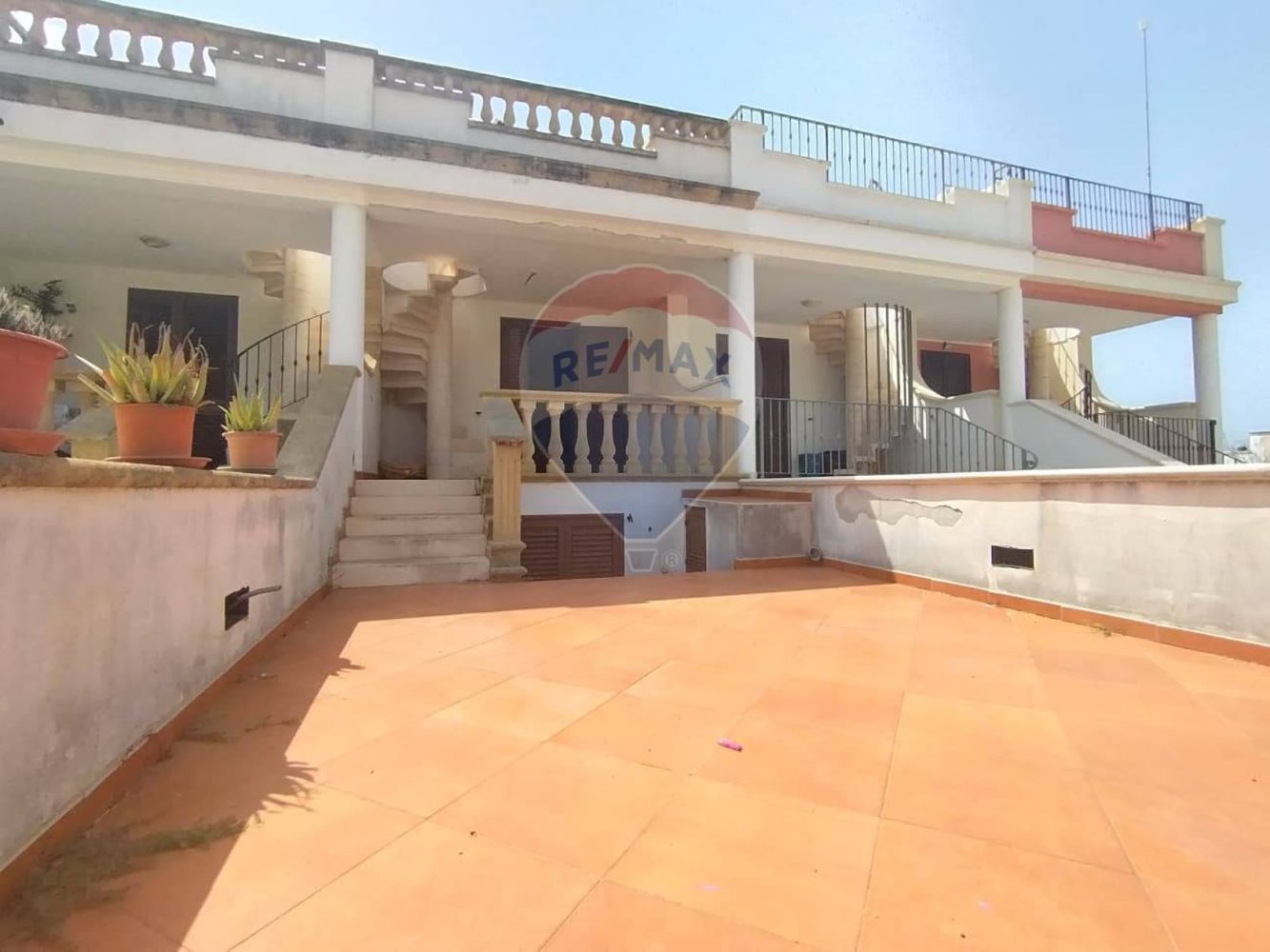 2 bedrooms House in Salve, Italy No. 380097