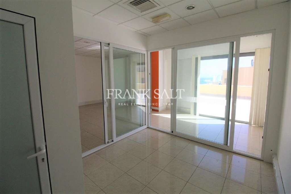 66m² Office in Saint Julian's, Malta No. 12255