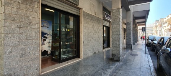 Propiedad comercial de 2 habitaciónes en Gallipoli, Italy No. 237142 4