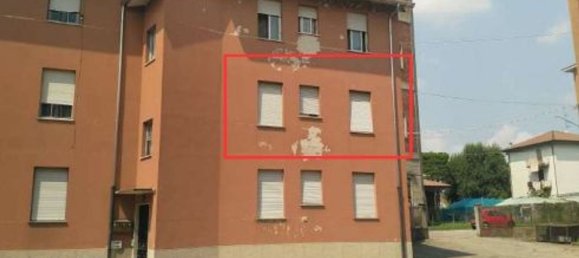2-salle Appartement à Cassano Magnago, Italy No. 3173 46