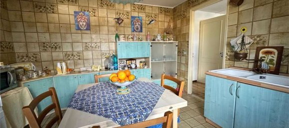 6-salle Appartement à Noto, Italy No. 132052 11