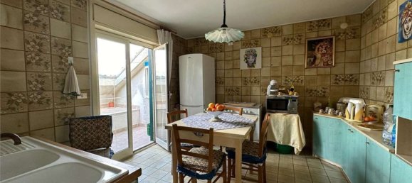 6-salle Appartement à Noto, Italy No. 132052 12