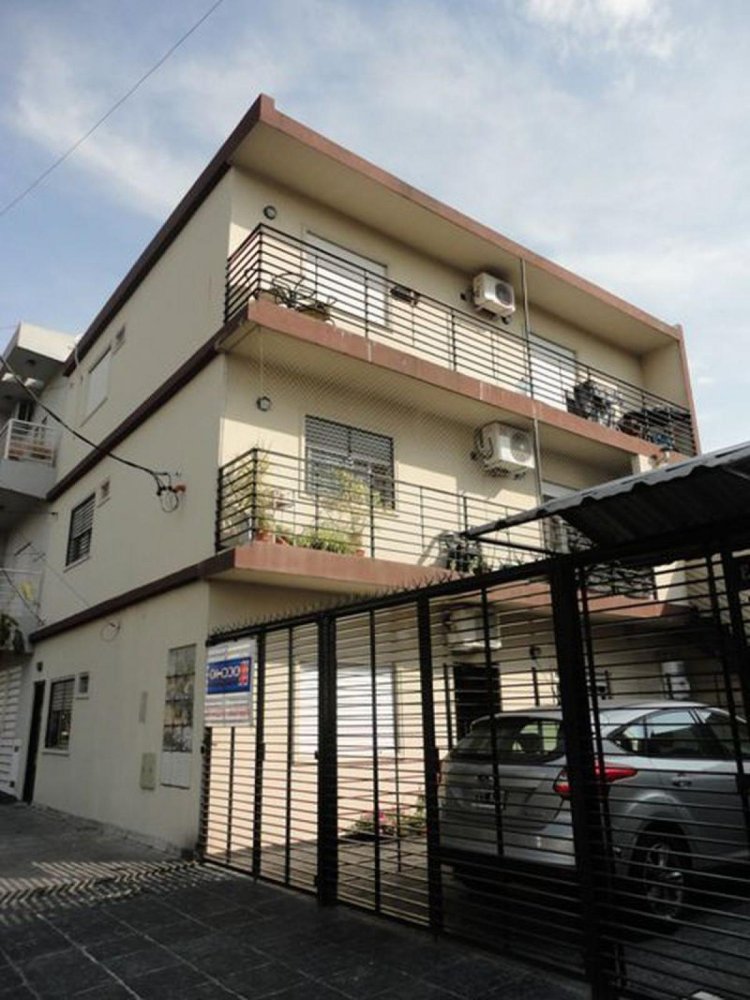 Estudio en General San Martín, Argentina No. 708