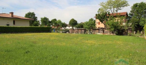 760m² Land in Udine, Italy No. 18104 2