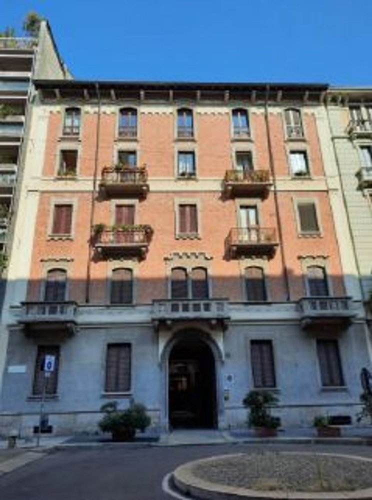 5 rooms Duplex in Milan, Italy No. 247188