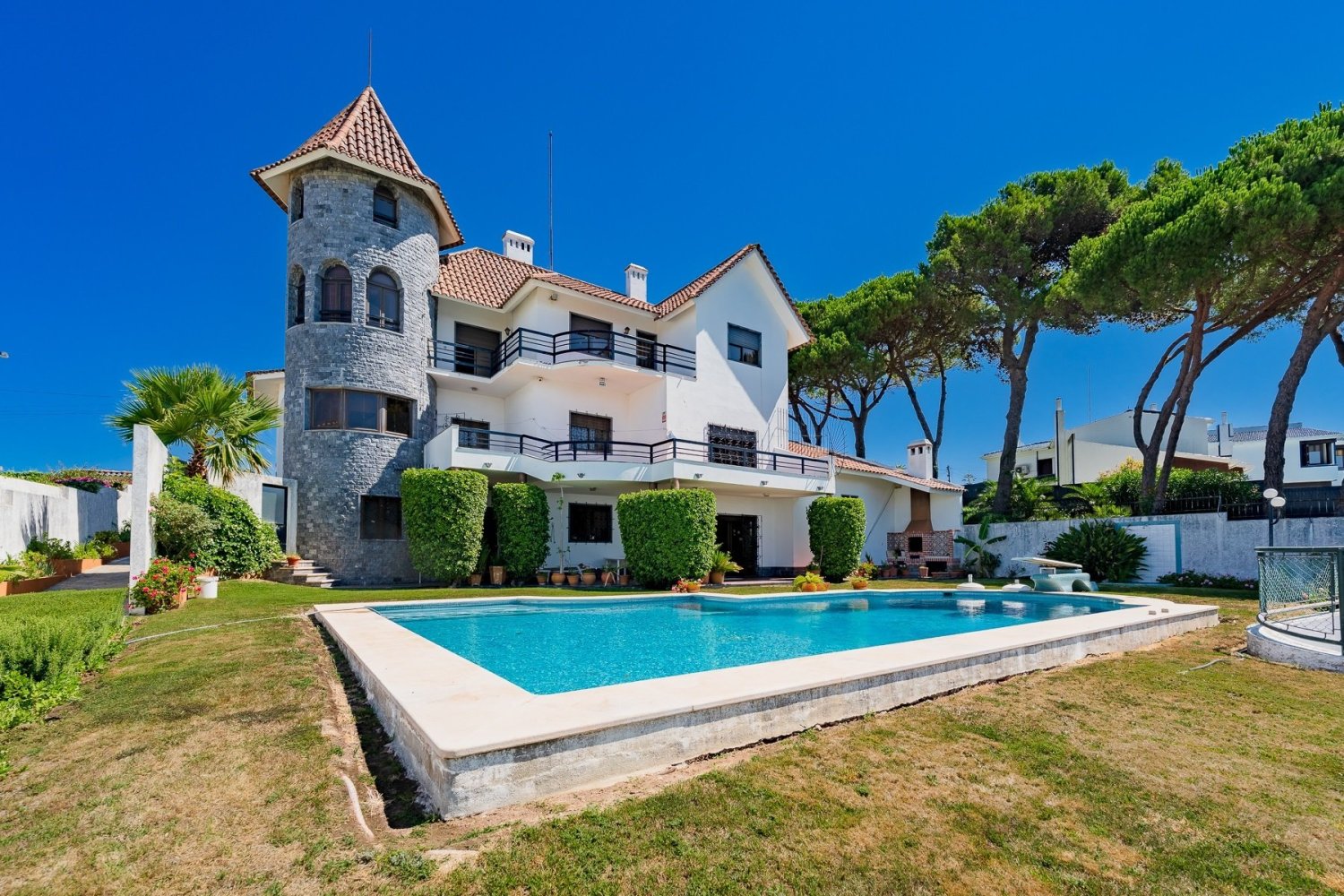 6 bedrooms Villa in Cascais, Portugal No. 247502