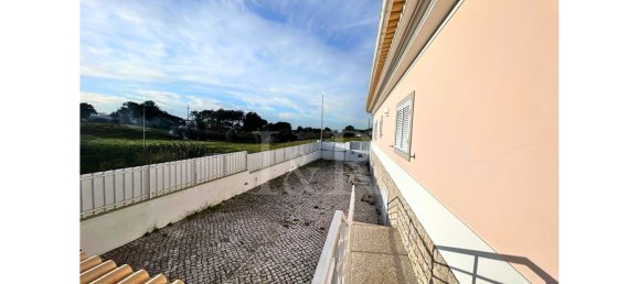 3 bedrooms Villa in Sesimbra, Portugal No. 108012 8