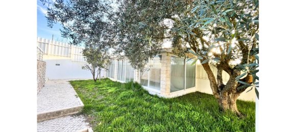 3 bedrooms Villa in Sesimbra, Portugal No. 108012 7