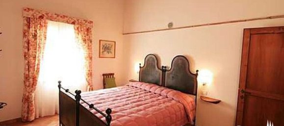 32-Zimmer Haus in Castel Focognano, Italy, Nr. 53522 25