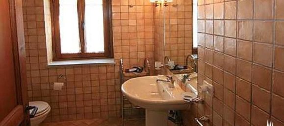 32-Zimmer Haus in Castel Focognano, Italy, Nr. 53522 3