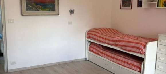 3 rooms Apartment in Sanremo, Italy No. 39373 2