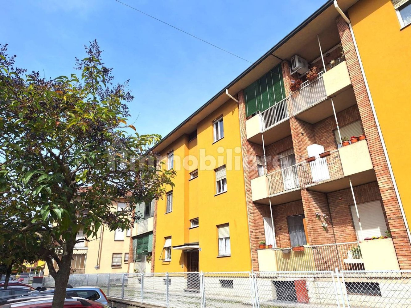 3 bedrooms Apartment in Bra, Italy No. 47605