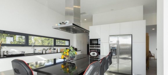 4 bedrooms Villa in Lagoa, Portugal No. 7543 6