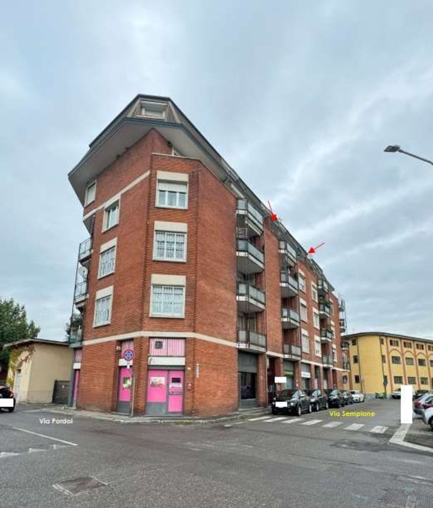 3 rooms Apartment in Baranzate, Italy No. 8076