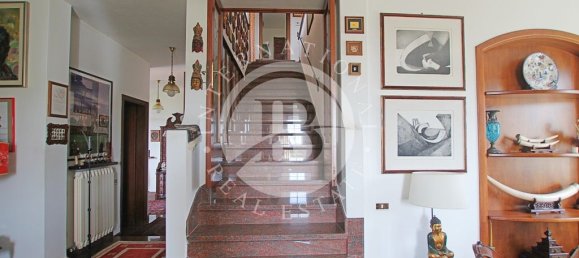 5 bedrooms Villa in Castelnuovo Magra, Italy No. 106591 10