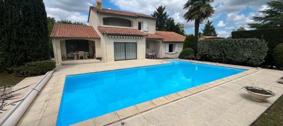 Вилла с 5 спальнями в Вьен, Франция № 311608 2