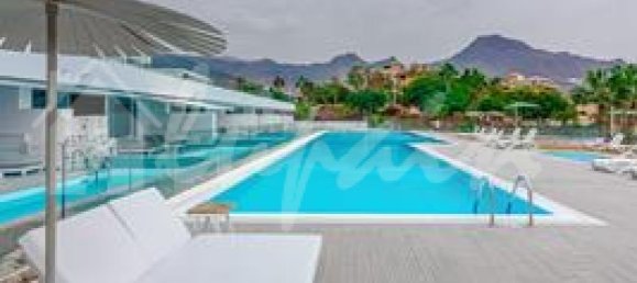 Apartamento de 2 dormitorios en Adeje, Spain No. 17980 17