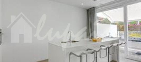 Apartamento de 2 dormitorios en Adeje, Spain No. 17980 42