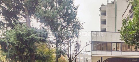 2 bedrooms Apartment in Saronno, Italy No. 343464 2