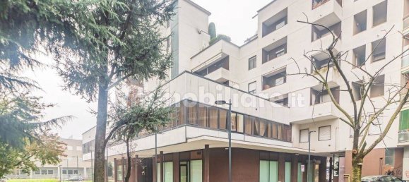 2 bedrooms Apartment in Saronno, Italy No. 343464 5