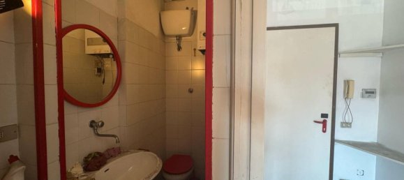 1 room Office in Rome, Italy No. 181925 8