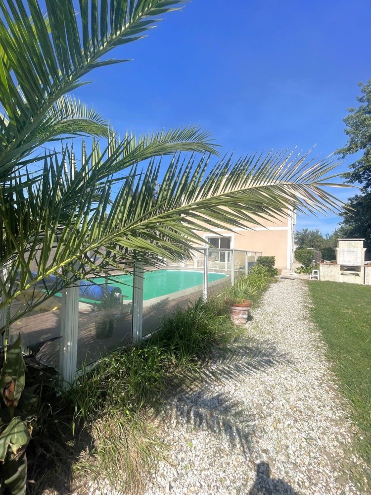 4 bedrooms House in Langon, France No. 109254