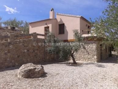 Дом с 7 спальнями в Велес-Рубио, Испания № 7351