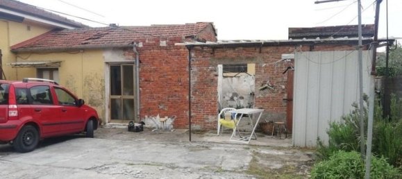 Casa de 8 habitaciónes en Carrara, Italy No. 48125 31