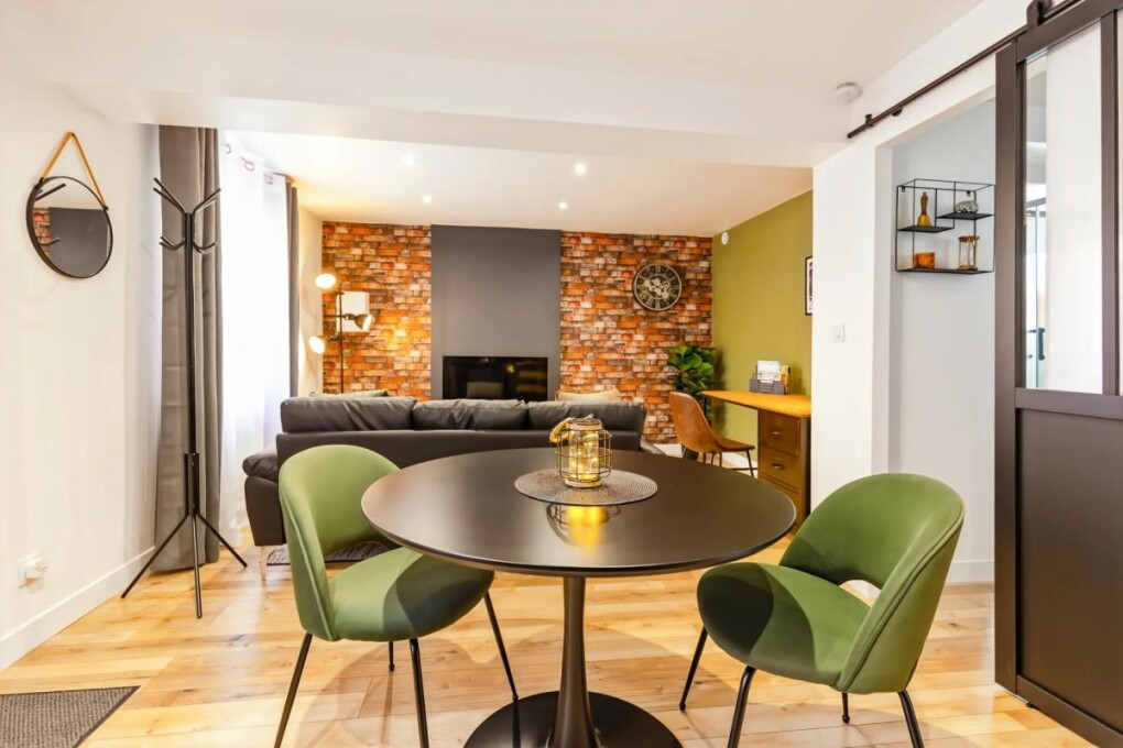 5 bedrooms House in Autun, France No. 318022