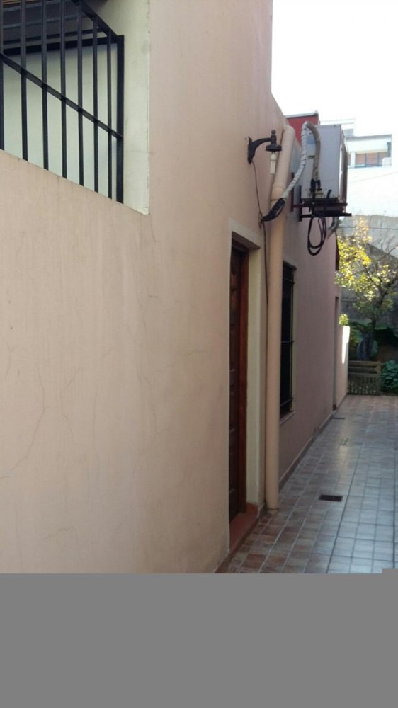 2 bedrooms House in Lanus, Argentina No. 4829