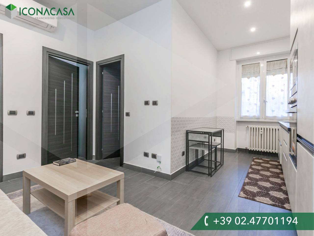3-salle Appartement à Milan, Italy No. 241498