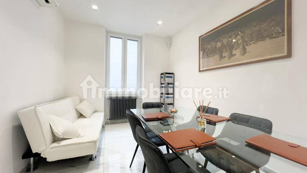 Apartamento de 2 dormitorios en Rome, Italy No. 223354