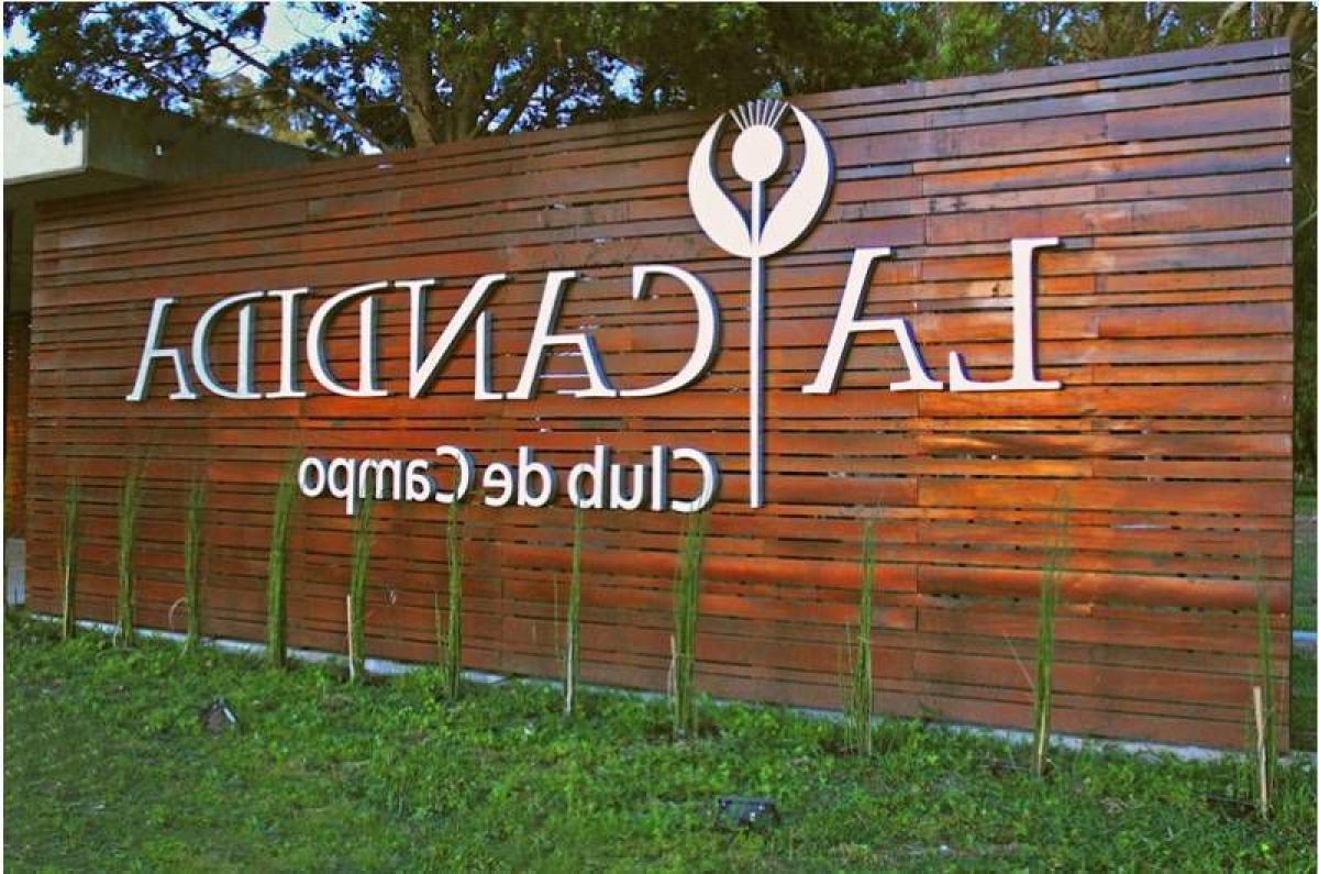 Terreno en Berazategui, Argentina No. 117194