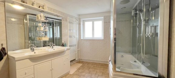 4 bedrooms House in Saint-Pierre-les-Etieux, France No. 80093 6