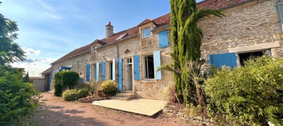 4 bedrooms House in Saint-Pierre-les-Etieux, France No. 80093 2
