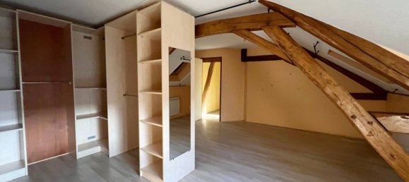 4 bedrooms House in Saint-Pierre-les-Etieux, France No. 80093 10