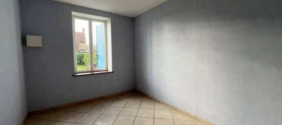 4 bedrooms House in Saint-Pierre-les-Etieux, France No. 80093 7