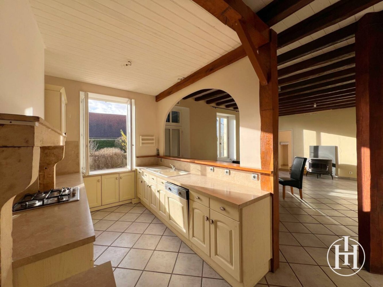 4 bedrooms House in Saint-Pierre-les-Etieux, France No. 80093