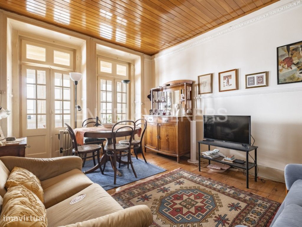 5 bedrooms Apartment in Lisbon, Portugal No. 294102